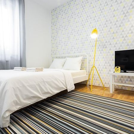 Giallo Apartment - Free Private Parking Novi Sad Ngoại thất bức ảnh