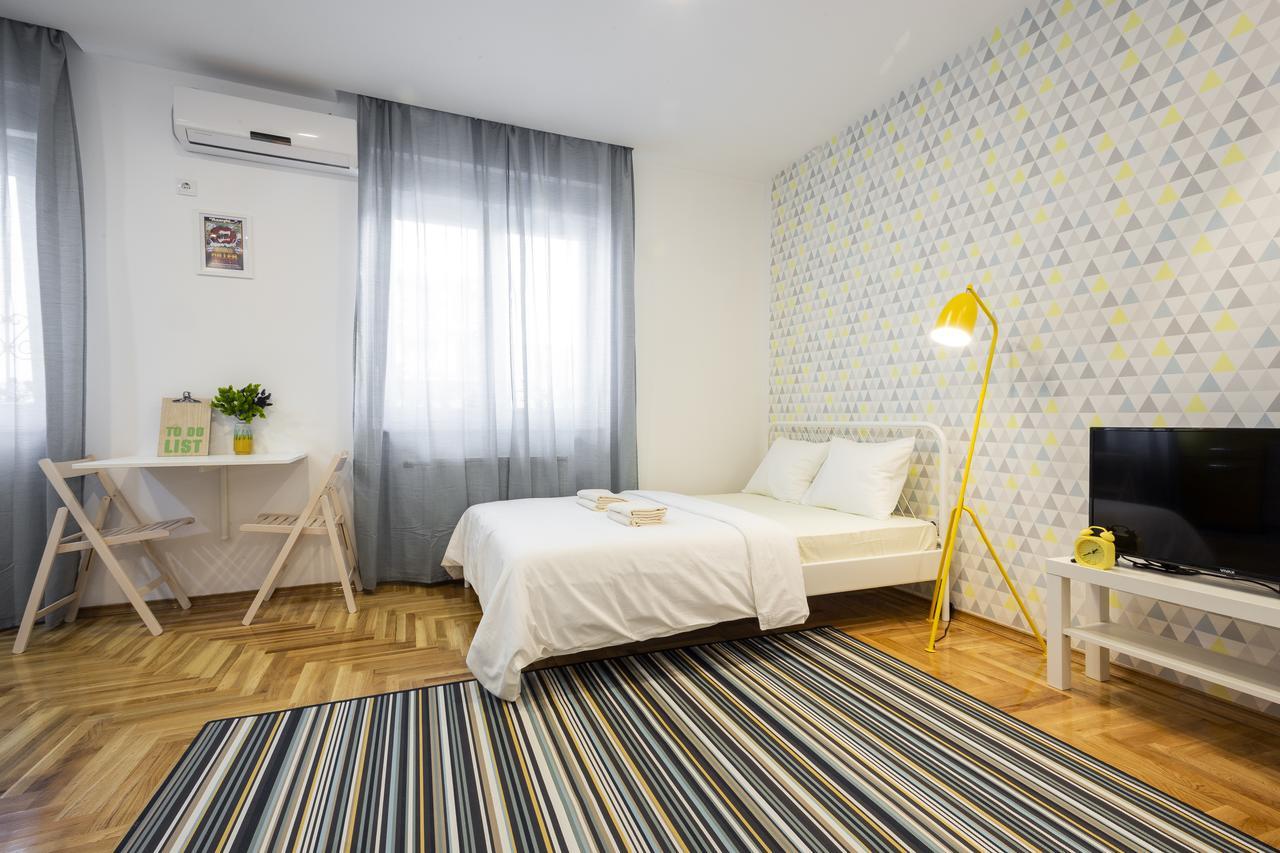 Giallo Apartment - Free Private Parking Novi Sad Ngoại thất bức ảnh