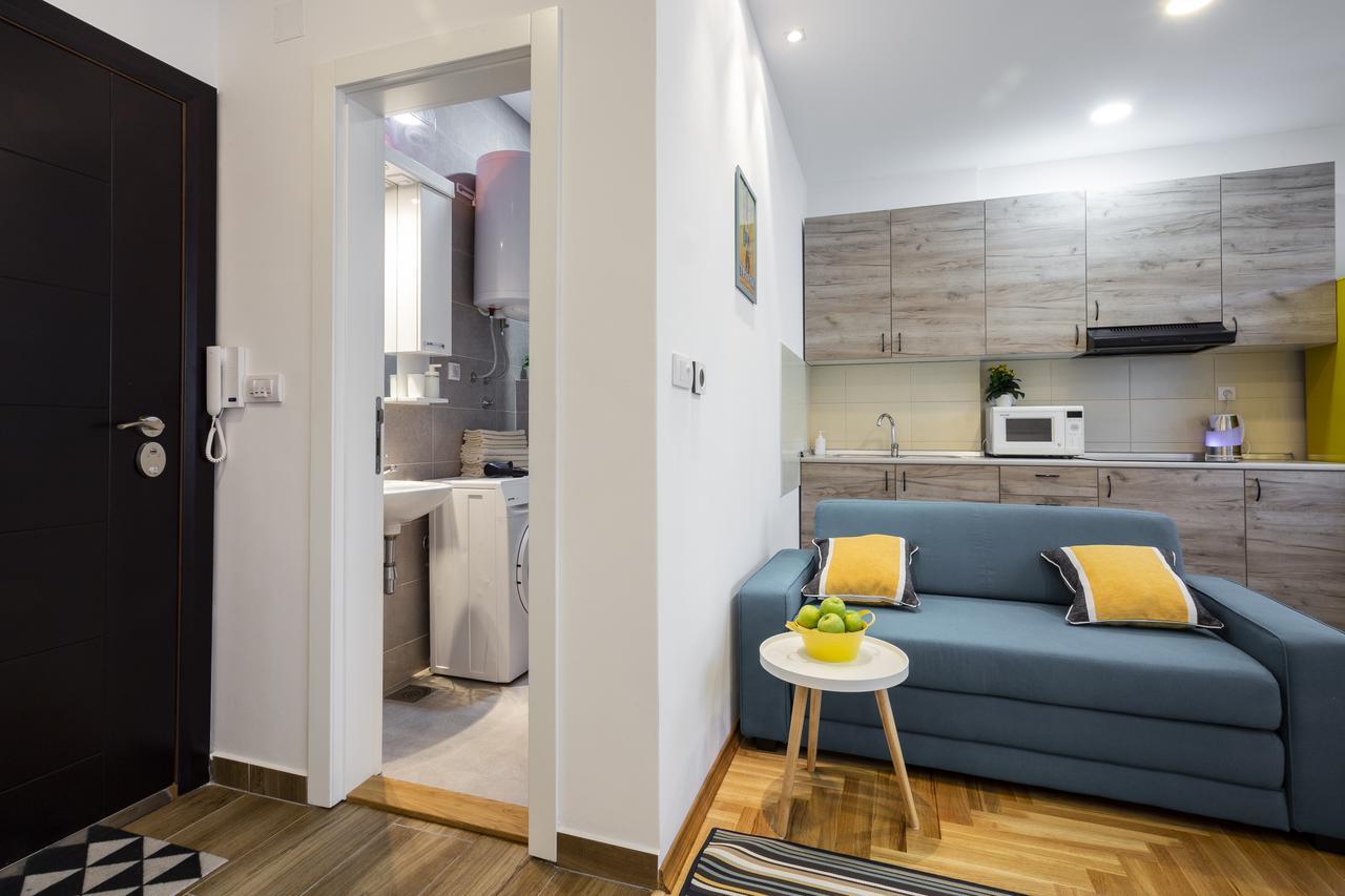 Giallo Apartment - Free Private Parking Novi Sad Ngoại thất bức ảnh