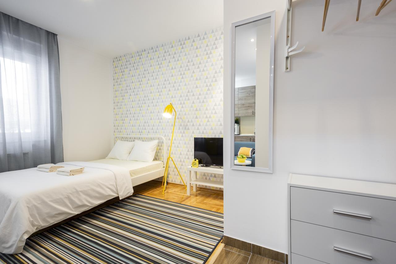 Giallo Apartment - Free Private Parking Novi Sad Ngoại thất bức ảnh