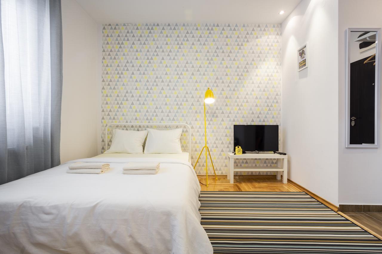 Giallo Apartment - Free Private Parking Novi Sad Ngoại thất bức ảnh