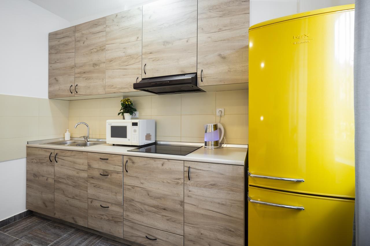 Giallo Apartment - Free Private Parking Novi Sad Ngoại thất bức ảnh