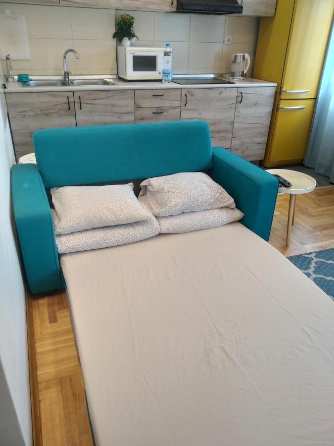Giallo Apartment - Free Private Parking Novi Sad Ngoại thất bức ảnh